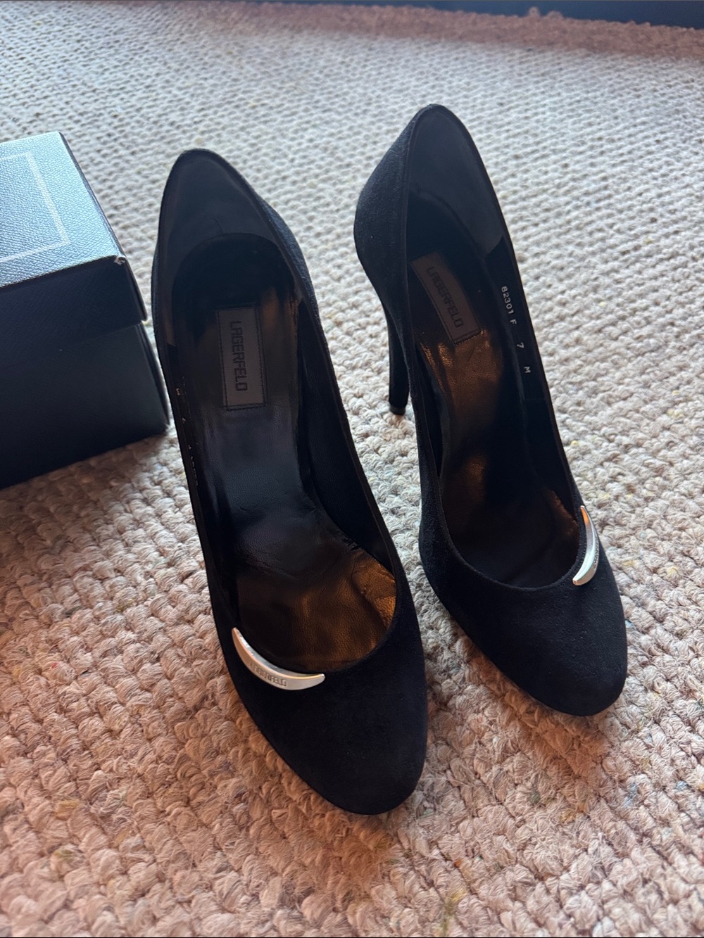 Karl Lagerfeld Suede Pumps